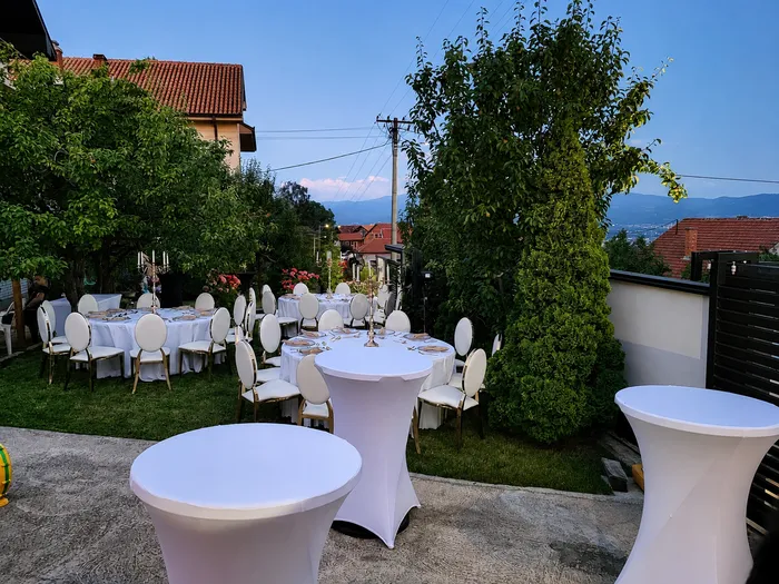 Event Rent oprema i postavka za proslavu na otvorenom — fotografija 21